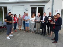 Gruppenfoto vor dem Digital-Kompass Standort Bad Rodach