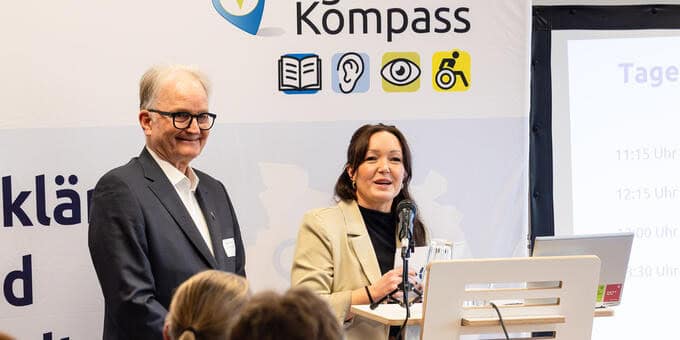 Isabelle Rosière und Norbert Theobald bei den Begrüßungsworten